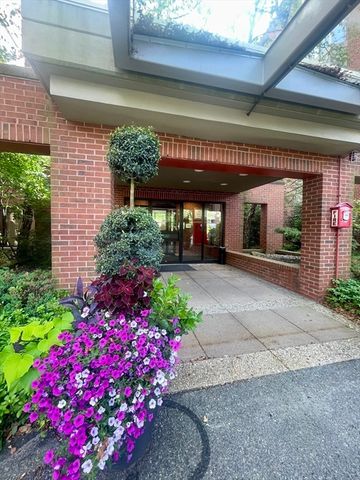 99 Florence St 60-3D, Newton, MA 02472