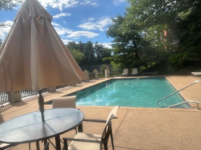 99 Florence St 60-3D, Newton, MA 02472