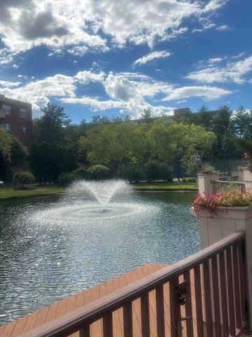 99 Florence St 60-3D, Newton, MA 02472