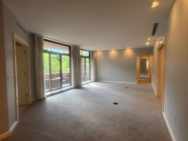 99 Florence St 60-3D, Newton, MA 02472