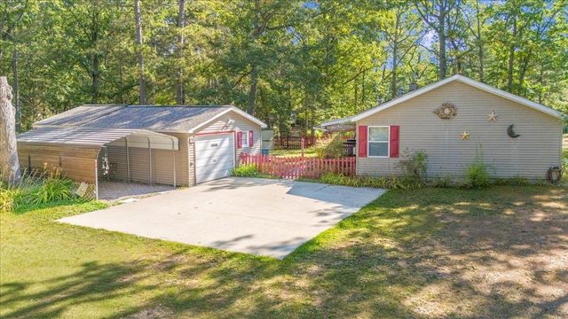8200 Chain Lake Road, South Branch, MI 48761