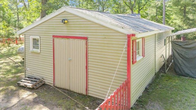 8200 Chain Lake Road, South Branch, MI 48761