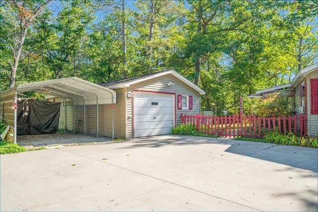 8200 Chain Lake Road, South Branch, MI 48761