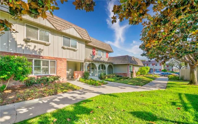 4657 Larwin, Cypress, CA 90630