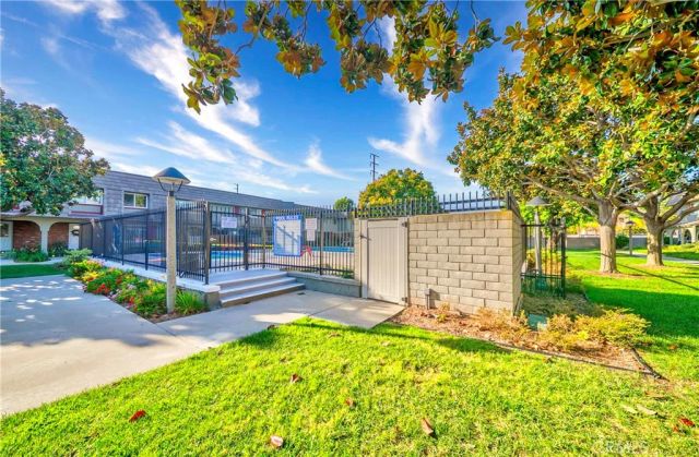 4657 Larwin, Cypress, CA 90630
