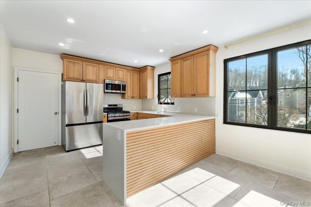 31 Maple Street 2, Scarsdale, NY 10583