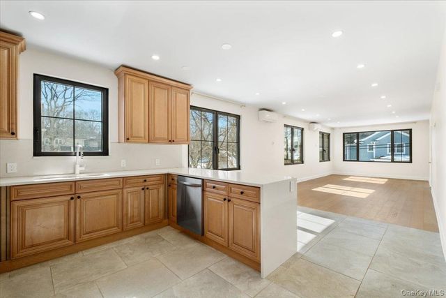 31 Maple Street 2, Scarsdale, NY 10583