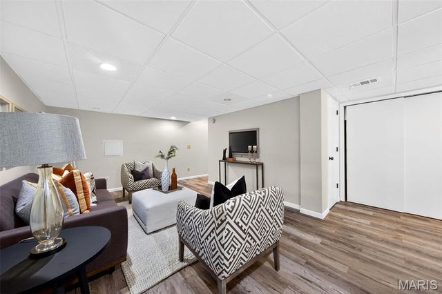 411 Valparaiso Court, Valley Park, MO 63088