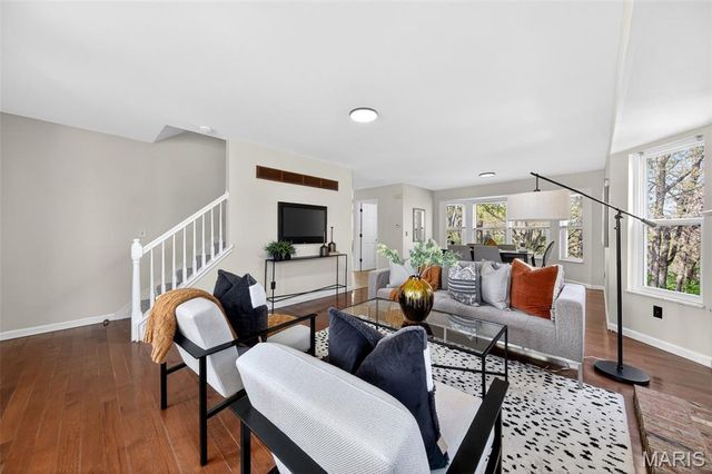 411 Valparaiso Court, Valley Park, MO 63088