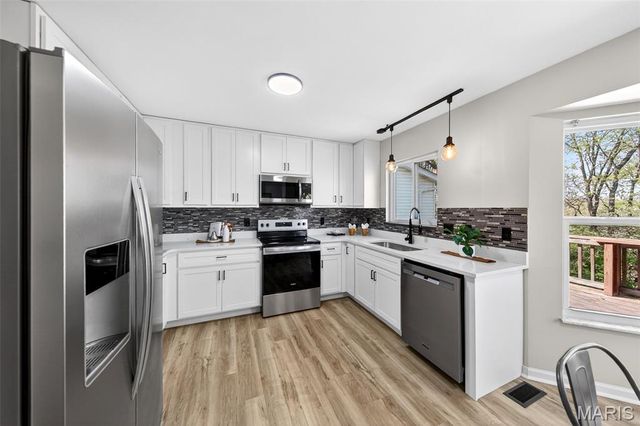 411 Valparaiso Court, Valley Park, MO 63088