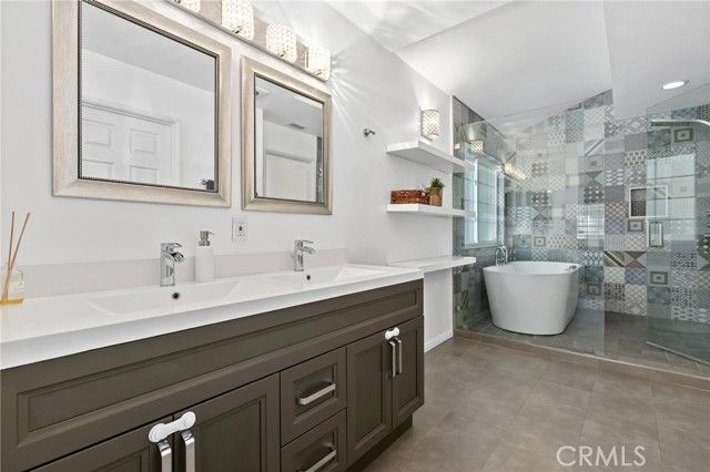 23163 Mulholland Drive Unit 6, Woodland Hills (los Angeles), CA 91364