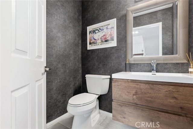 23163 Mulholland Drive Unit 6, Woodland Hills (los Angeles), CA 91364