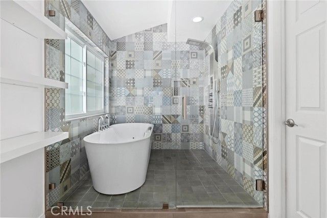 23163 Mulholland Drive Unit 6, Woodland Hills (los Angeles), CA 91364