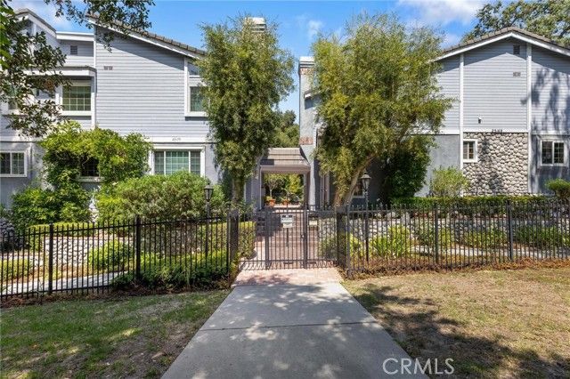 23163 Mulholland Drive Unit 6, Woodland Hills (los Angeles), CA 91364