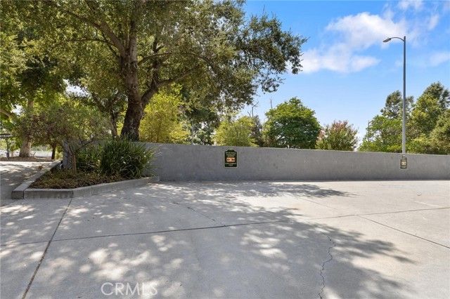 23163 Mulholland Drive Unit 6, Woodland Hills (los Angeles), CA 91364