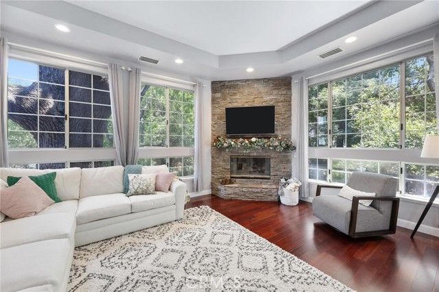 23163 Mulholland Drive Unit 6, Woodland Hills (los Angeles), CA 91364