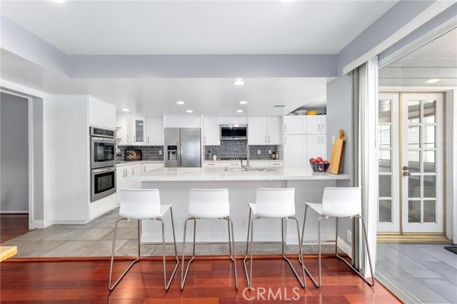 23163 Mulholland Drive Unit 6, Woodland Hills (los Angeles), CA 91364