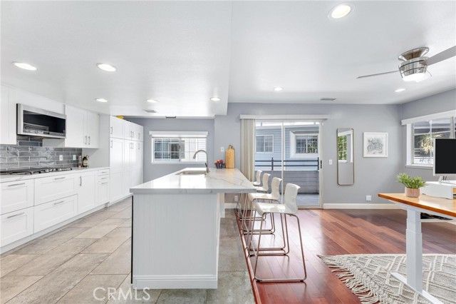 23163 Mulholland Drive Unit 6, Woodland Hills (los Angeles), CA 91364