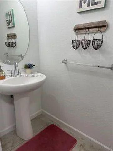 4044 NW 11th St -, Lauderhill, FL 33313