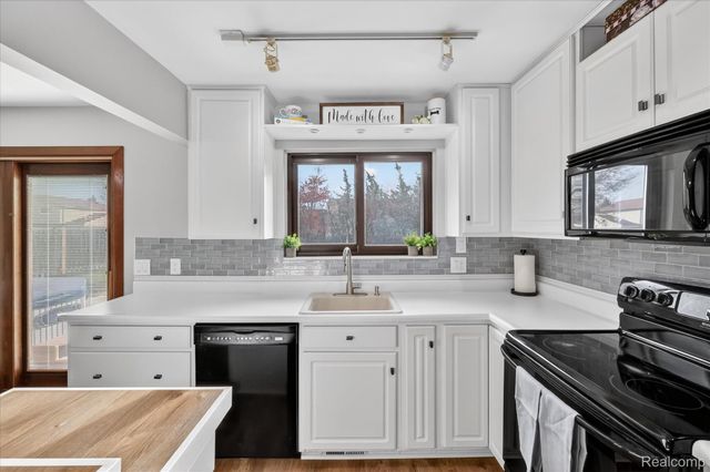 24701 Pamela Street, Brownstown Charter Township, MI 48134