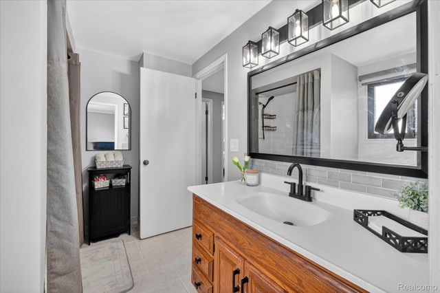 24701 Pamela Street, Brownstown Charter Township, MI 48134