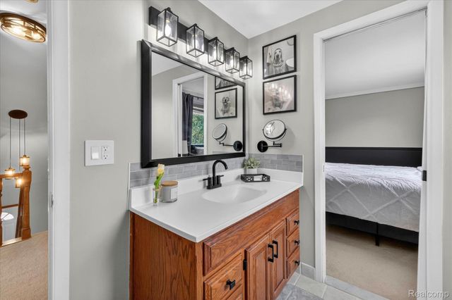 24701 Pamela Street, Brownstown Charter Township, MI 48134