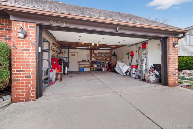 24701 Pamela Street, Brownstown Charter Township, MI 48134