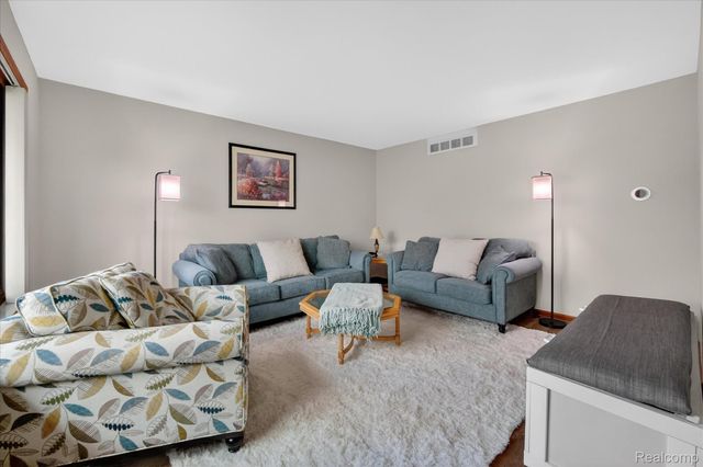 24701 Pamela Street, Brownstown Charter Township, MI 48134