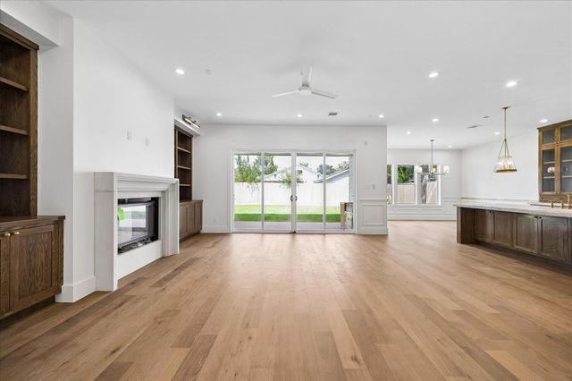 1726 Chantilly Lane, Houston, TX 77018