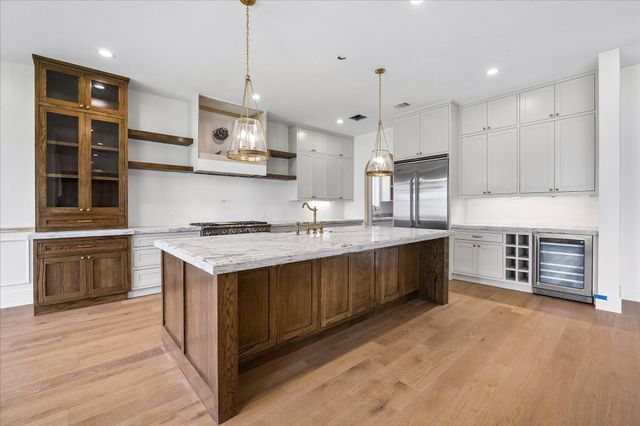 1726 Chantilly Lane, Houston, TX 77018