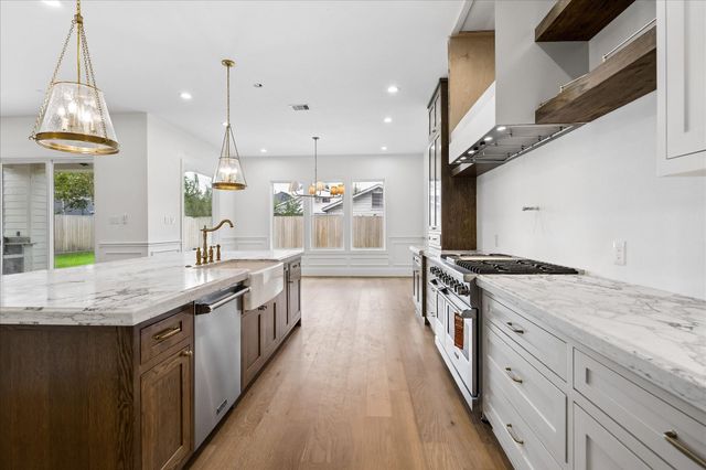 1726 Chantilly Lane, Houston, TX 77018
