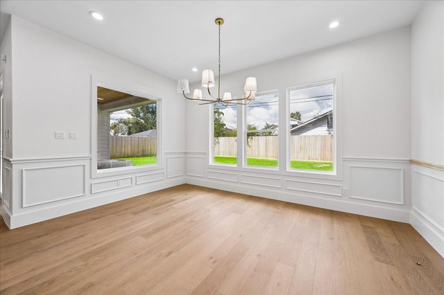 1726 Chantilly Lane, Houston, TX 77018