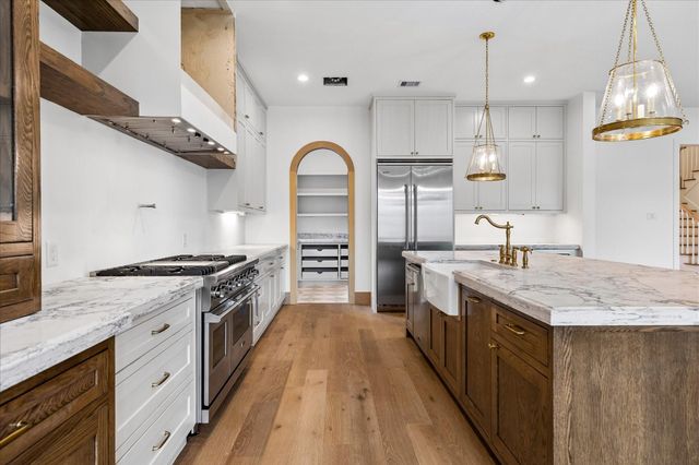 1726 Chantilly Lane, Houston, TX 77018