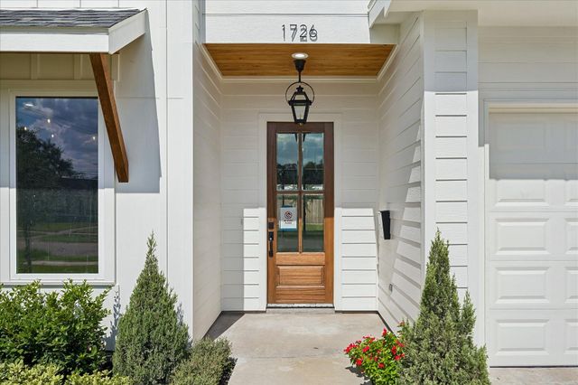 1726 Chantilly Lane, Houston, TX 77018