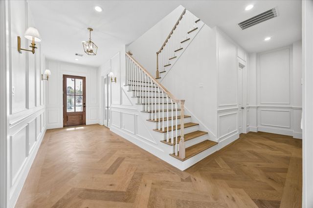 1726 Chantilly Lane, Houston, TX 77018