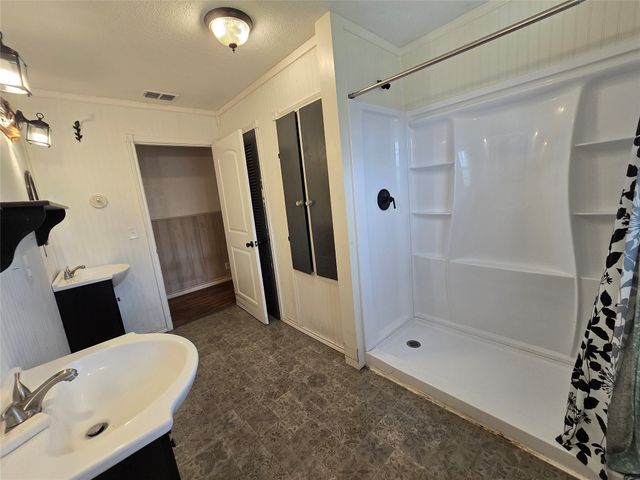 1490 Sheila Street, Stephenville, TX 76401