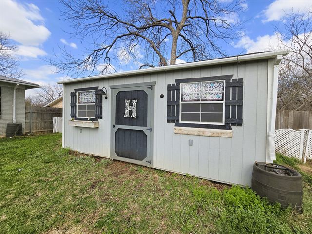 1490 Sheila Street, Stephenville, TX 76401