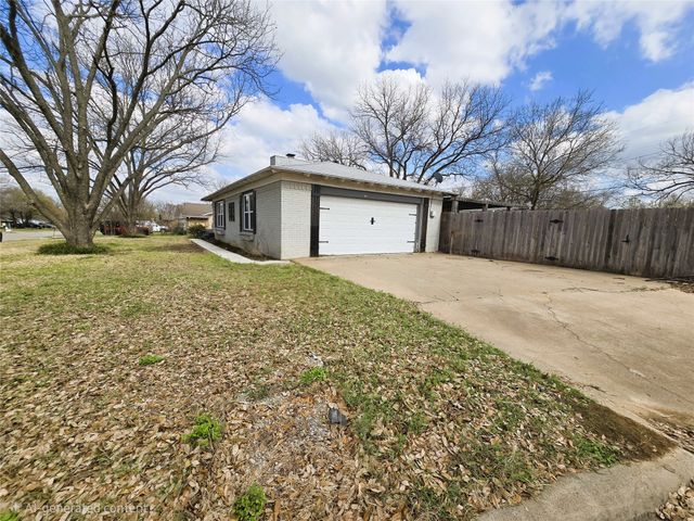 1490 Sheila Street, Stephenville, TX 76401