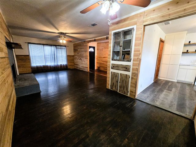 1490 Sheila Street, Stephenville, TX 76401