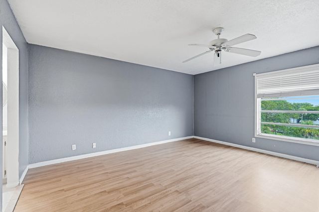 430 COMMODORE Drive 314, Plantation, FL 33325