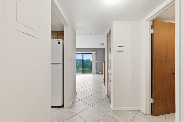 430 COMMODORE Drive 314, Plantation, FL 33325