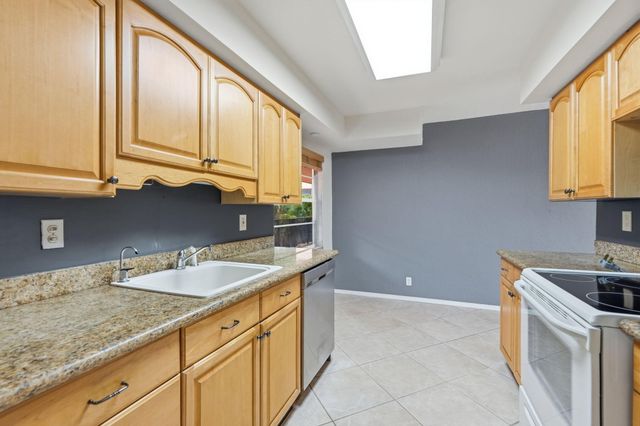 430 COMMODORE Drive 314, Plantation, FL 33325