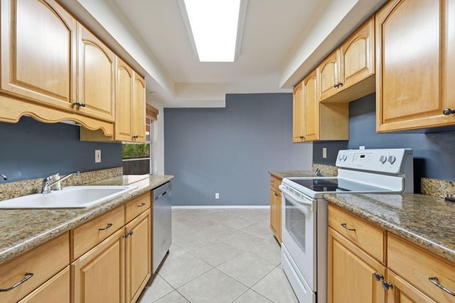 430 COMMODORE Drive 314, Plantation, FL 33325