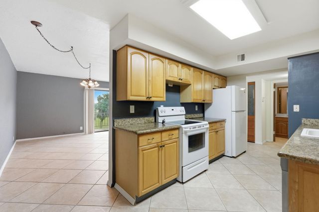 430 COMMODORE Drive 314, Plantation, FL 33325
