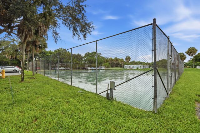 430 COMMODORE Drive 314, Plantation, FL 33325