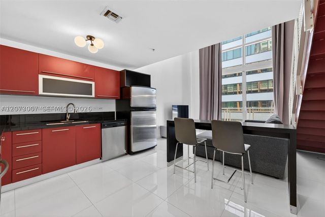 253 NE 2nd St 424, Miami, FL 33132
