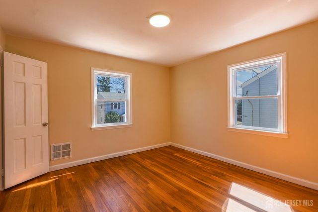 537 Alice Place, Woodbridge Proper, NJ 07095