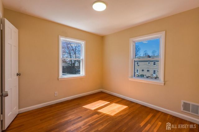 537 Alice Place, Woodbridge Proper, NJ 07095