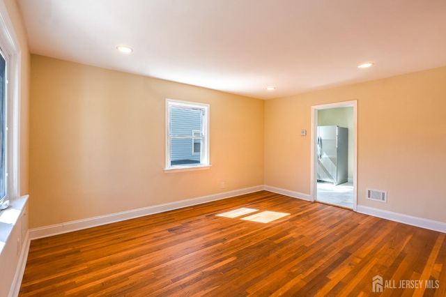 537 Alice Place, Woodbridge Proper, NJ 07095