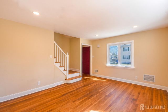 537 Alice Place, Woodbridge Proper, NJ 07095